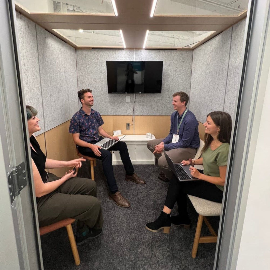 How to Have a Productive Meeting in an Office Pod