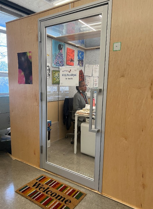 Office Phone Booths vs. Conference Rooms: Which Is Better for Privacy and Productivity?