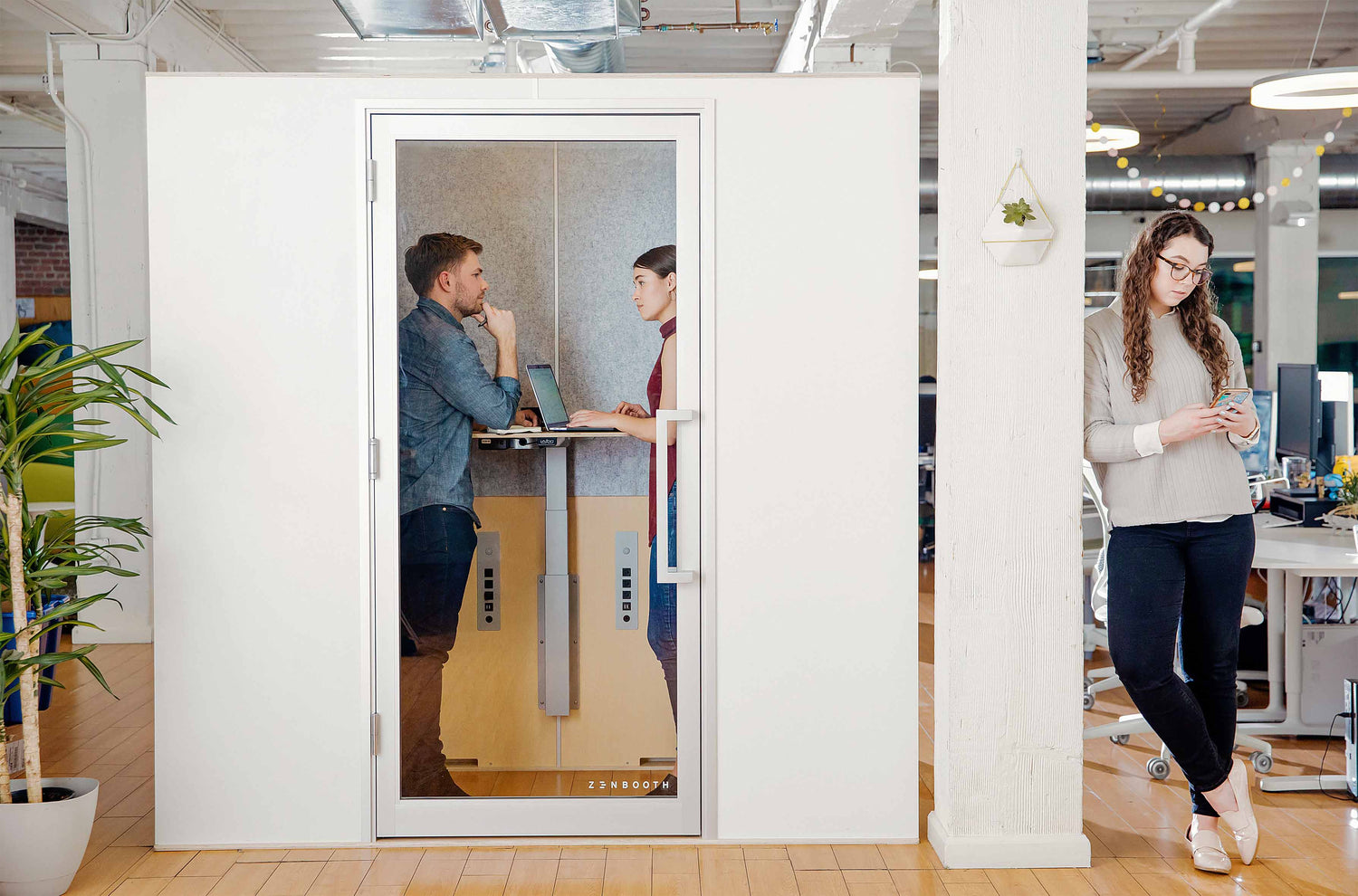 Zenbooth Duo Meeting Pod in Office | Office Phone Booths